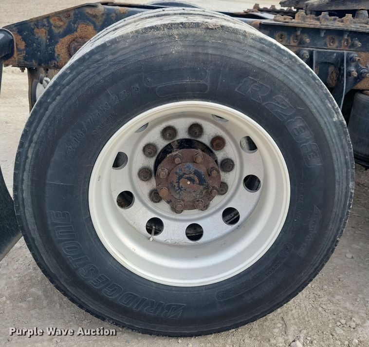 image for item LC9501 2007 International 9400i  semi truck