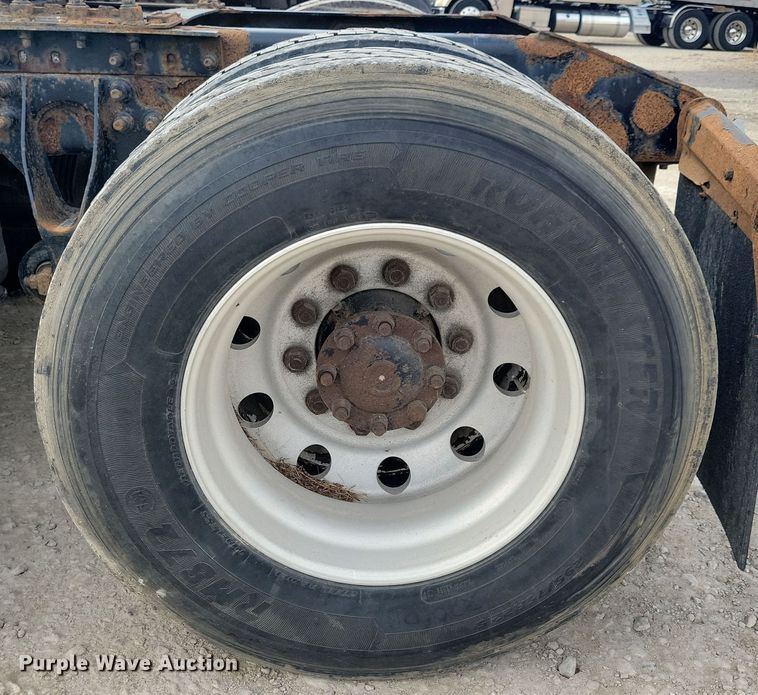 image for item LC9501 2007 International 9400i  semi truck