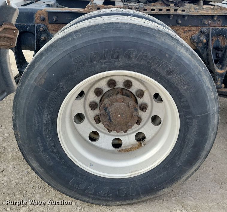 image for item LC9501 2007 International 9400i  semi truck