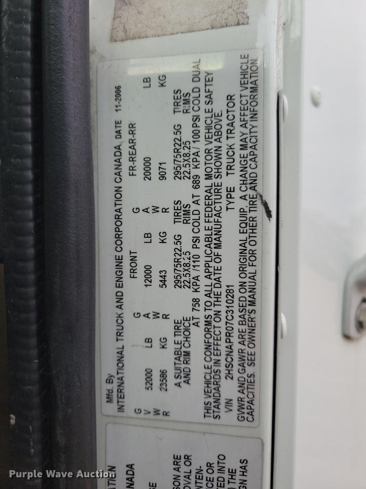 image for item LC9501 2007 International 9400i  semi truck