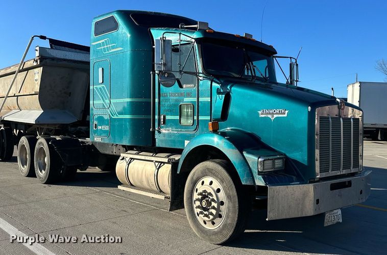 image for item LH9036 2007 Kenworth T800  semi truck