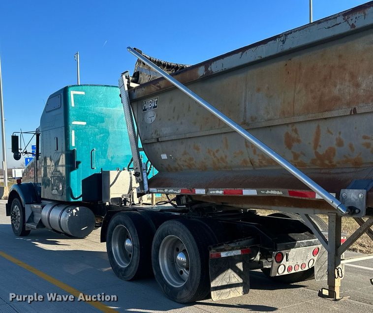 image for item LH9036 2007 Kenworth T800  semi truck