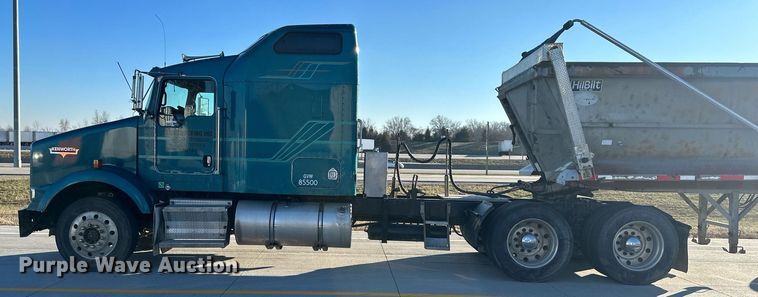 image for item LH9036 2007 Kenworth T800  semi truck