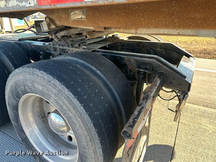 image for item LH9036 2007 Kenworth T800  semi truck