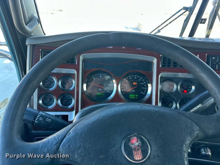 image for item LH9036 2007 Kenworth T800  semi truck