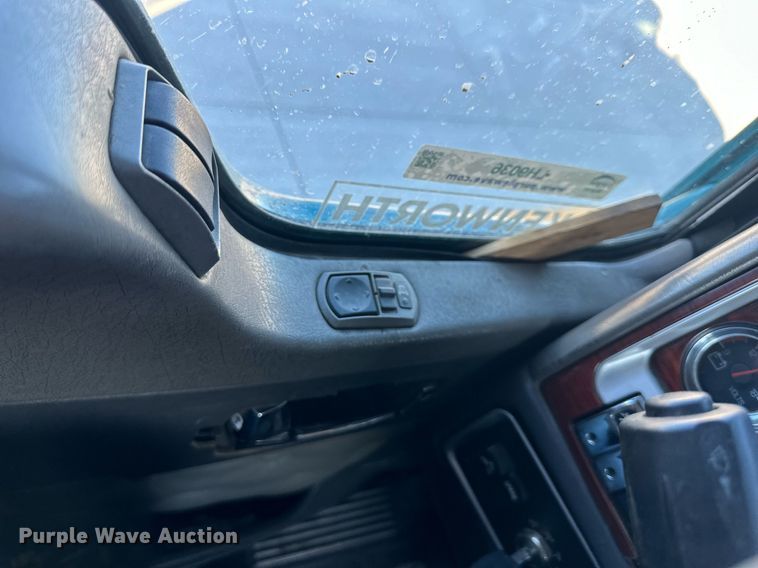 image for item LH9036 2007 Kenworth T800  semi truck