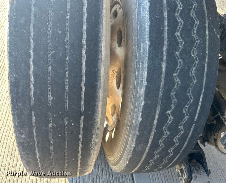 image for item LH9036 2007 Kenworth T800  semi truck