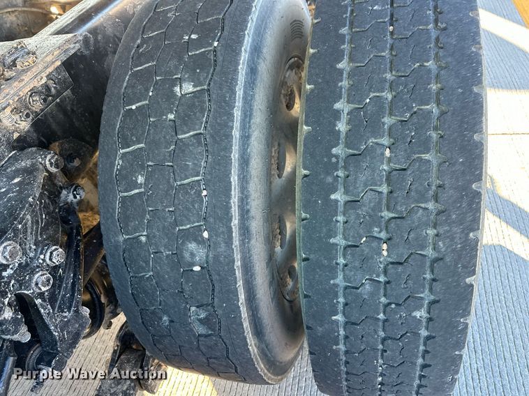 image for item LH9036 2007 Kenworth T800  semi truck