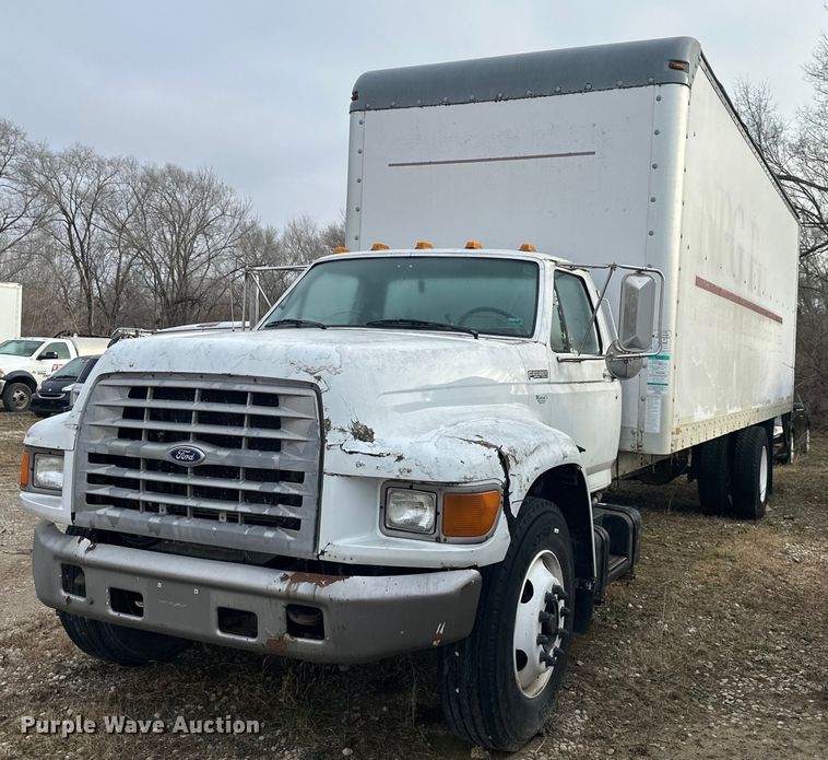 image for item LH9037 1999 Ford F800  box truck