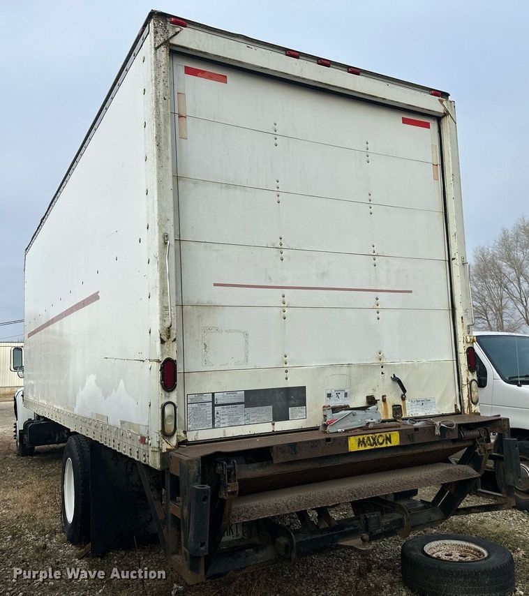 image for item LH9037 1999 Ford F800  box truck