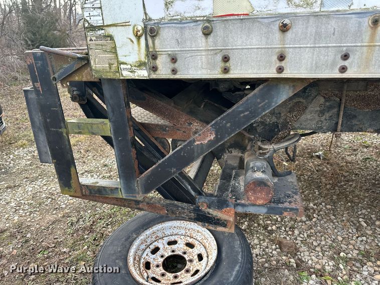 image for item LH9037 1999 Ford F800  box truck