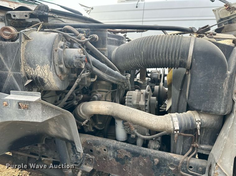 image for item LH9037 1999 Ford F800  box truck