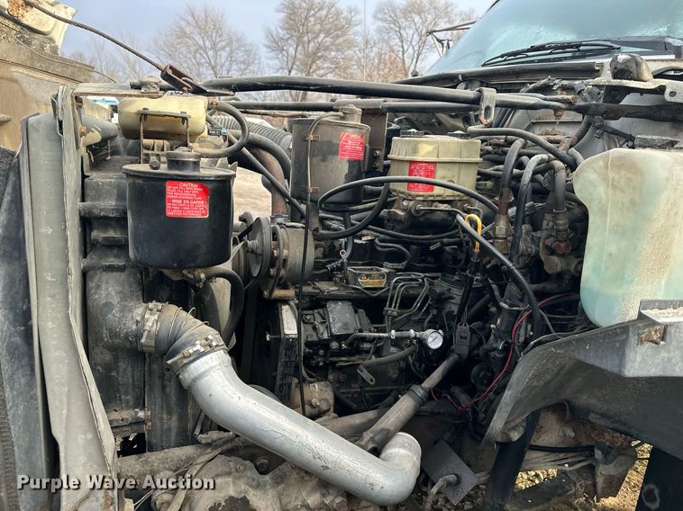 image for item LH9037 1999 Ford F800  box truck