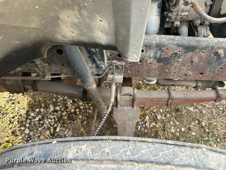 image for item LH9037 1999 Ford F800  box truck