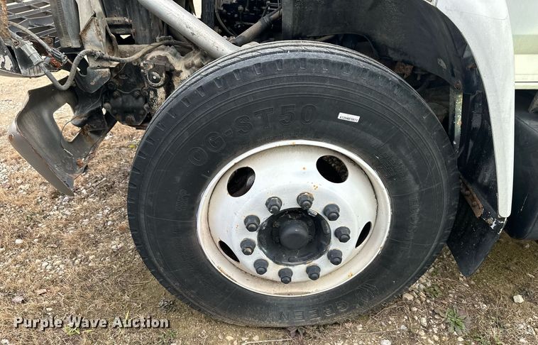 image for item LH9037 1999 Ford F800  box truck