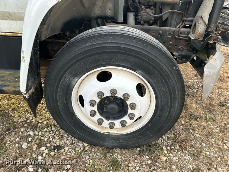 image for item LH9037 1999 Ford F800  box truck