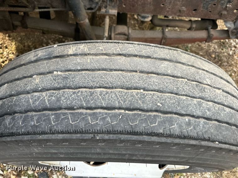 image for item LH9037 1999 Ford F800  box truck