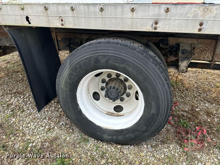 image for item LH9037 1999 Ford F800  box truck