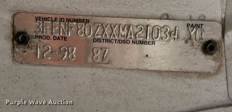 image for item LH9037 1999 Ford F800  box truck