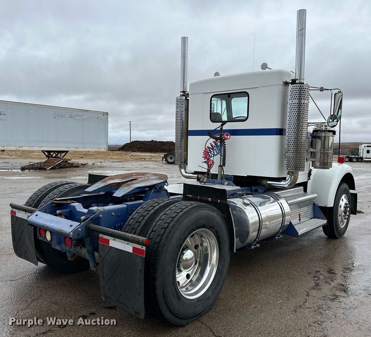 image for item LK9741 1987 Kenworth W900  semi truck