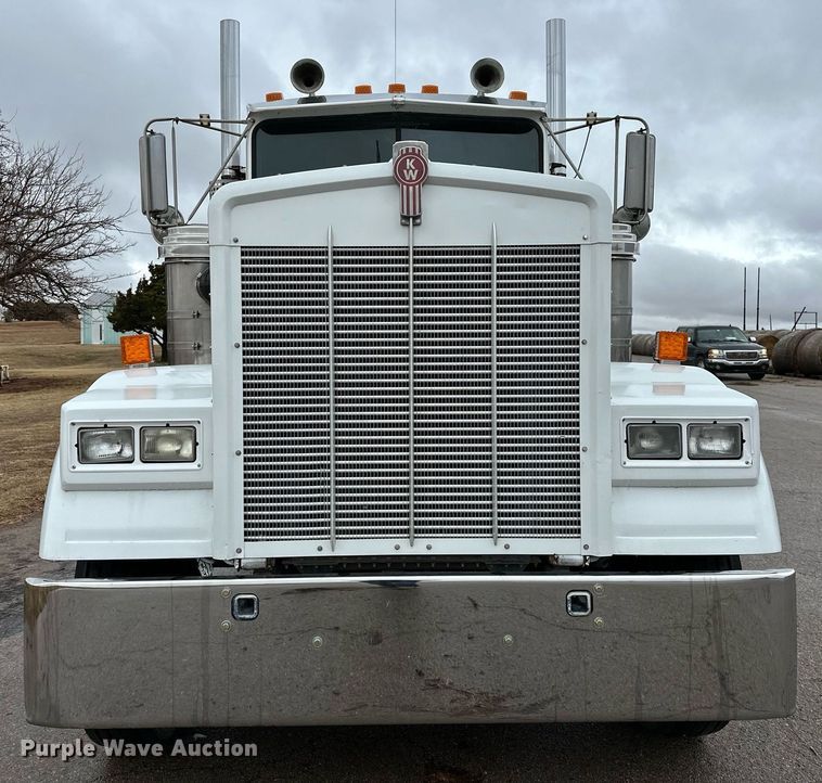 image for item LK9741 1987 Kenworth W900  semi truck