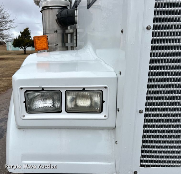 image for item LK9741 1987 Kenworth W900  semi truck