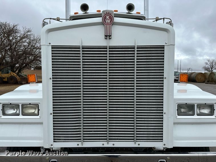 image for item LK9741 1987 Kenworth W900  semi truck