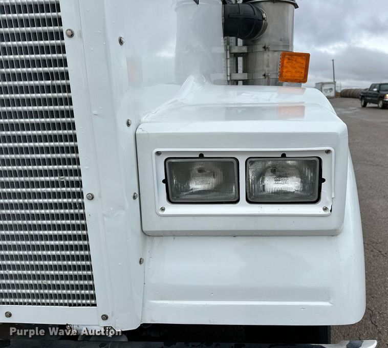 image for item LK9741 1987 Kenworth W900  semi truck