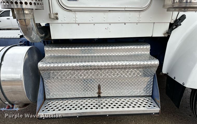 image for item LK9741 1987 Kenworth W900  semi truck