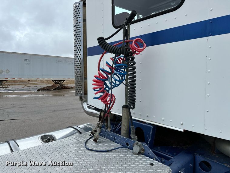 image for item LK9741 1987 Kenworth W900  semi truck