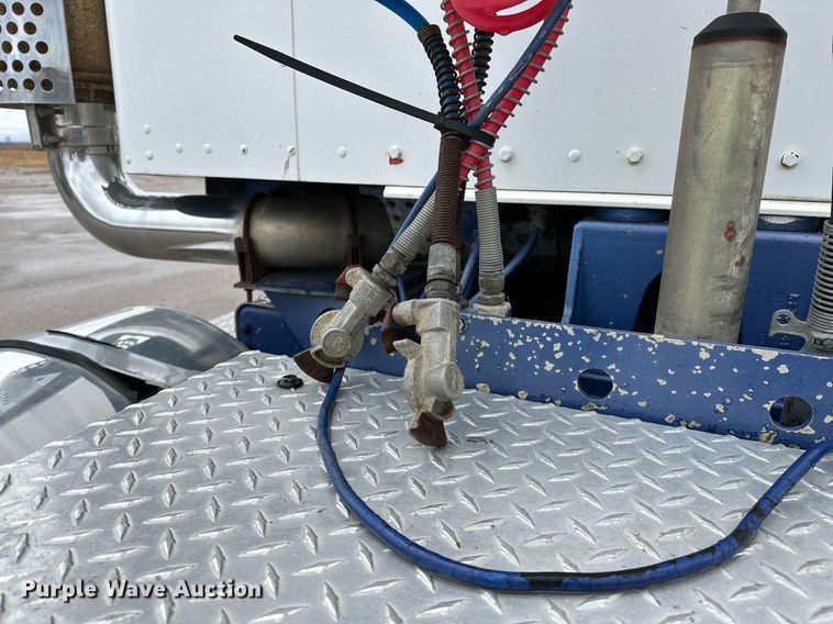 image for item LK9741 1987 Kenworth W900  semi truck