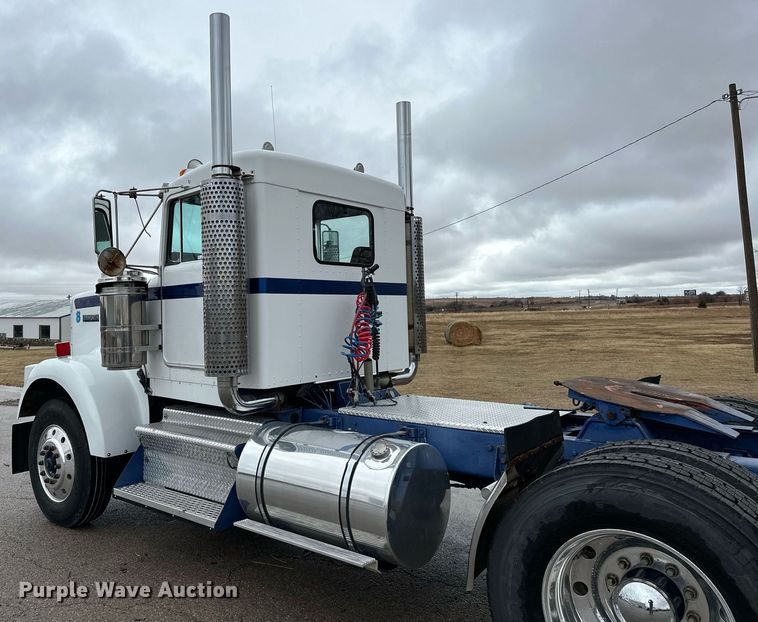 image for item LK9741 1987 Kenworth W900  semi truck