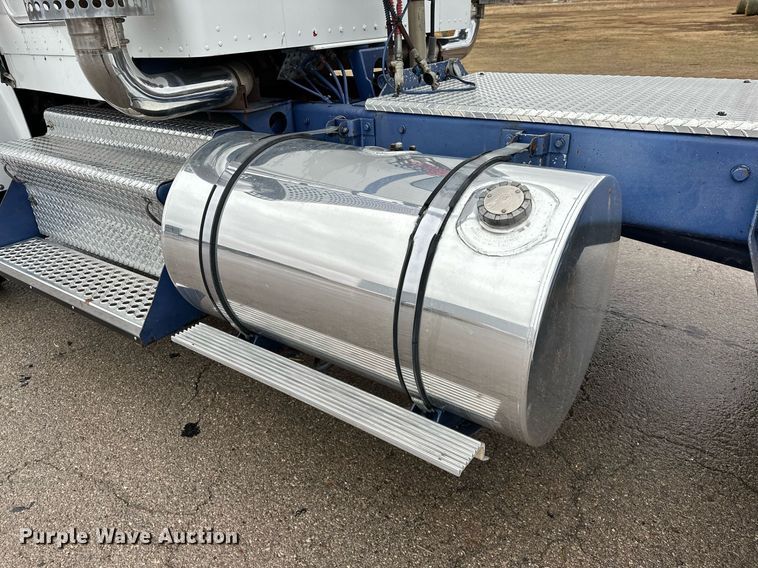 image for item LK9741 1987 Kenworth W900  semi truck