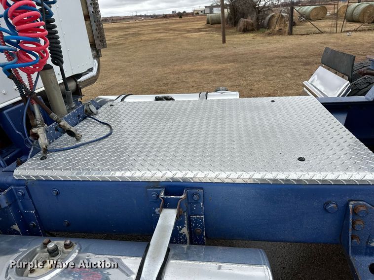 image for item LK9741 1987 Kenworth W900  semi truck