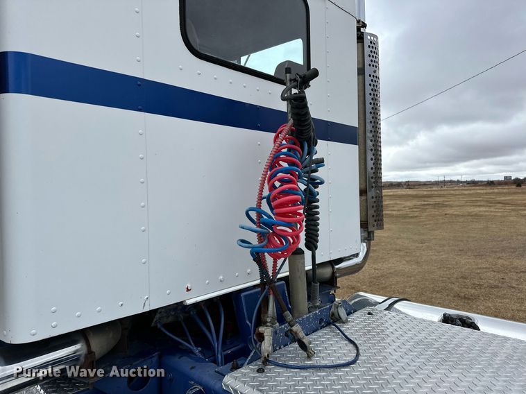 image for item LK9741 1987 Kenworth W900  semi truck