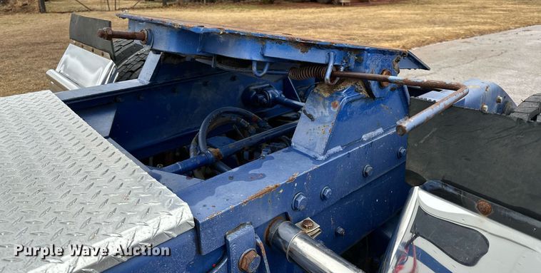 image for item LK9741 1987 Kenworth W900  semi truck