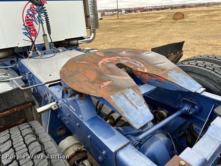 image for item LK9741 1987 Kenworth W900  semi truck