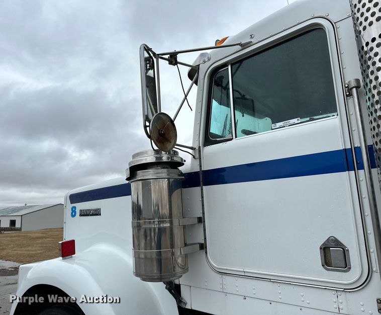 image for item LK9741 1987 Kenworth W900  semi truck