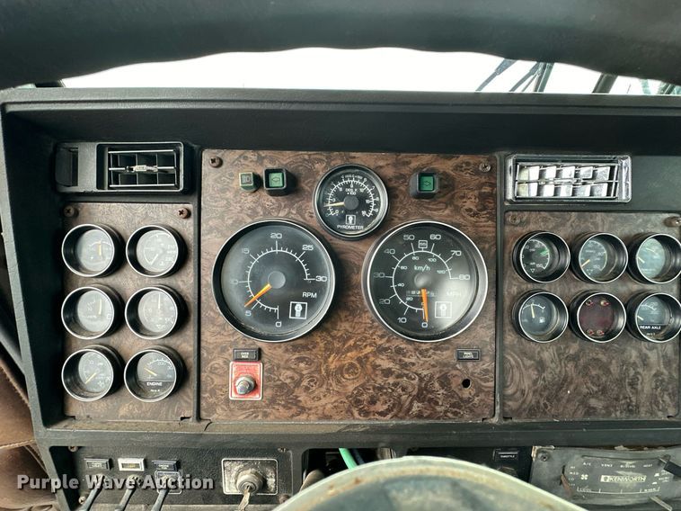 image for item LK9741 1987 Kenworth W900  semi truck