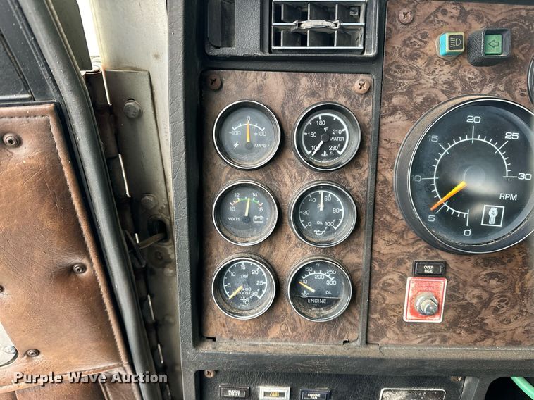 image for item LK9741 1987 Kenworth W900  semi truck