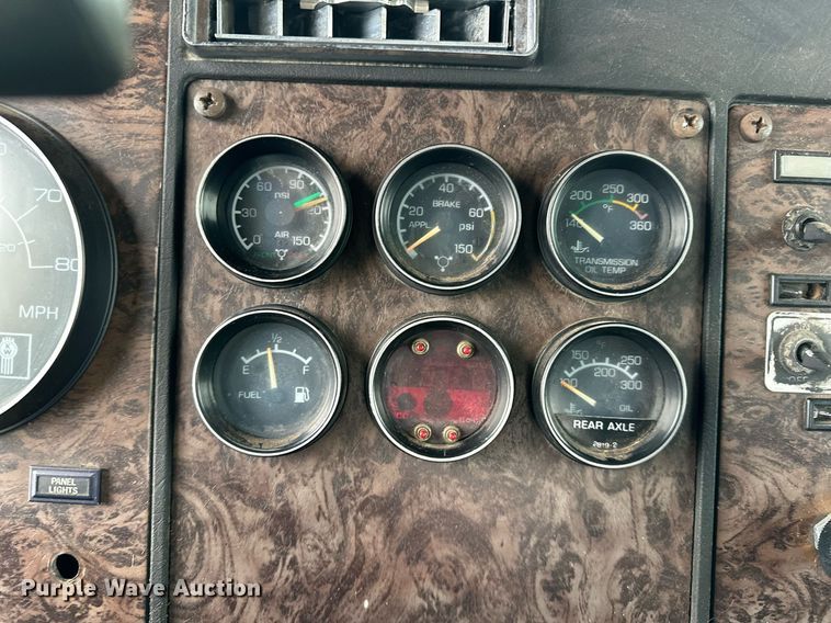 image for item LK9741 1987 Kenworth W900  semi truck