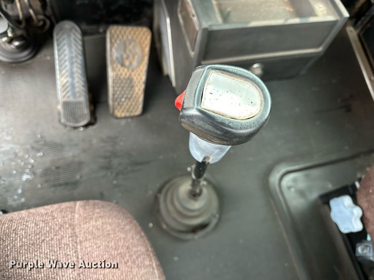 image for item LK9741 1987 Kenworth W900  semi truck