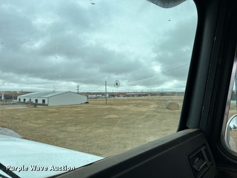 image for item LK9741 1987 Kenworth W900  semi truck