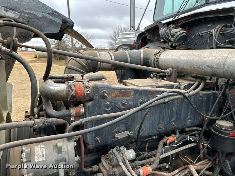 image for item LK9741 1987 Kenworth W900  semi truck