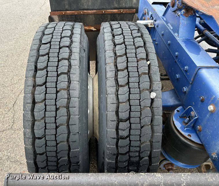 image for item LK9741 1987 Kenworth W900  semi truck