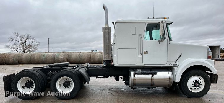 image for item LK9742 1986 Volvo White  semi truck