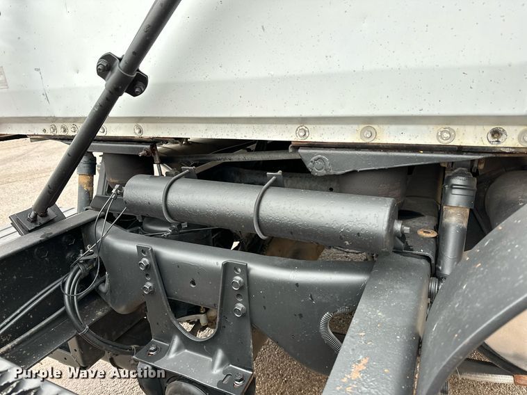 image for item LK9742 1986 Volvo White  semi truck