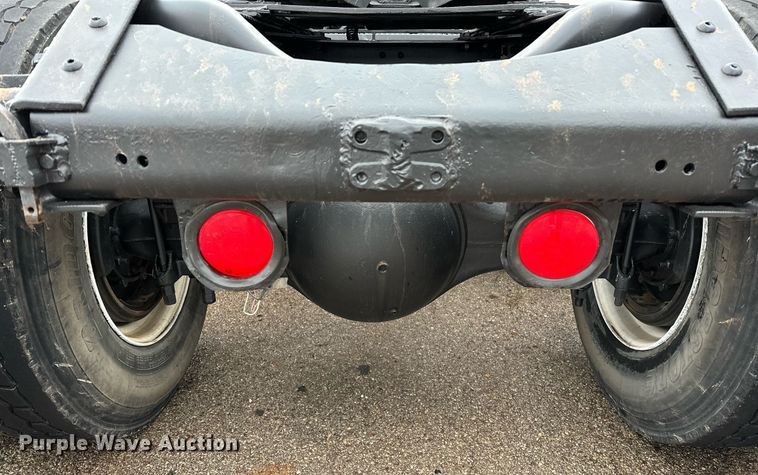 image for item LK9742 1986 Volvo White  semi truck