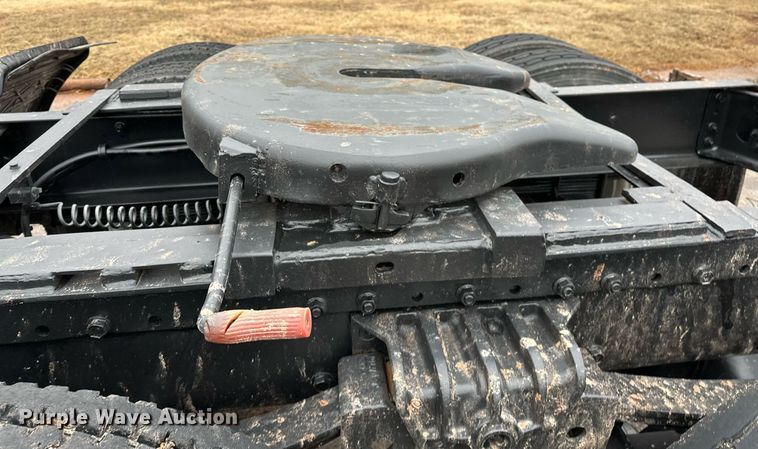 image for item LK9742 1986 Volvo White  semi truck