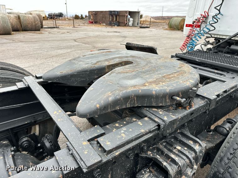 image for item LK9742 1986 Volvo White  semi truck